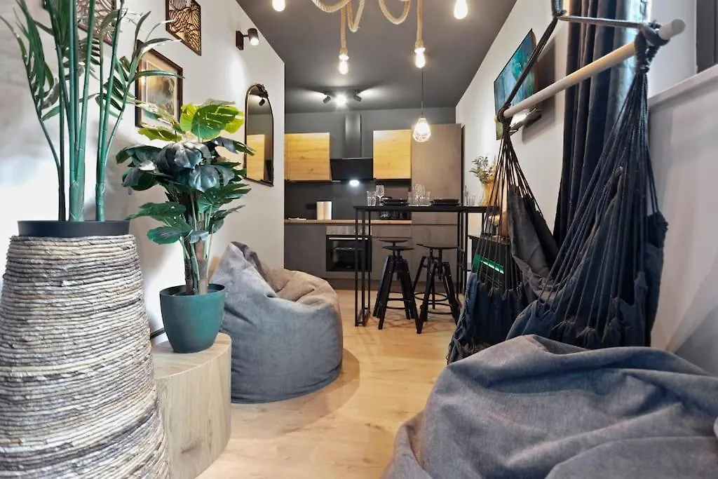 Flatista Homes - Jungle House Munich Germany